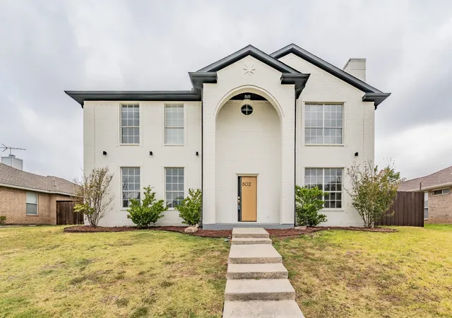 Photo 2 of Single family home for sale at 802 Azalia Dr, Lewisville, TX 75067 | MLS# 21378075 | Listing updated on 2026-09-19
