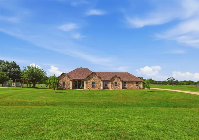 Photo 3 of Single family home for sale at 2425 Pecan Springs Rd, Cleburne, TX 76031 | MLS# 21377477 | Listing updated on 2026-10-02
