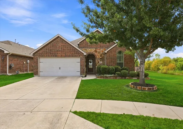 Photo 3 of Single family home for sale at 9200 Comanche Ridge Dr, Fort Worth, TX 76131 | MLS# 21373160 | Listing updated on 2026-10-06