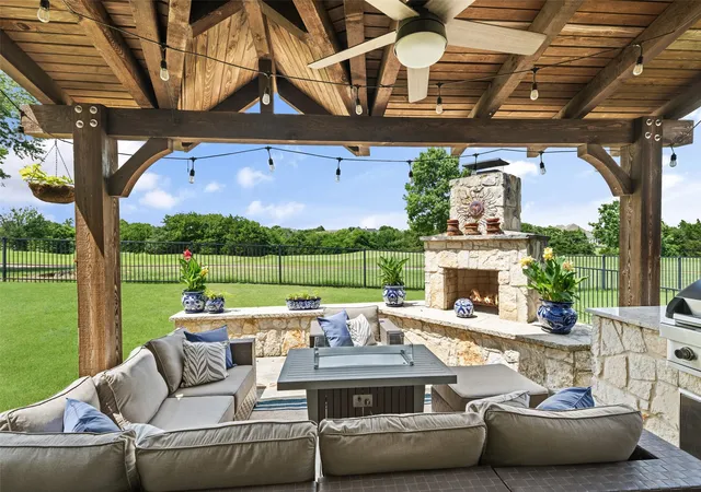 Photo 1 of Sale Pending at 2801 Meadow Ridge Dr, Prosper, TX 75078 | MLS# 21378308 | Listing updated on 2026-10-06