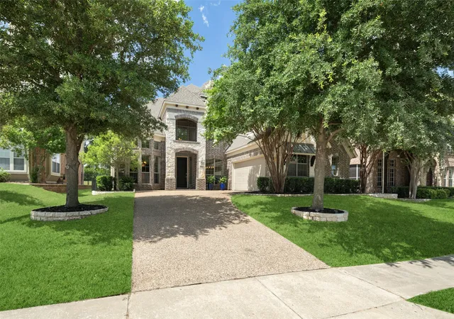 Photo 2 of Sale Pending at 2801 Meadow Ridge Dr, Prosper, TX 75078 | MLS# 21378308 | Listing updated on 2026-10-06