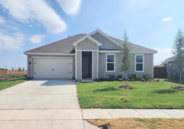 Photo 1 of Single family home for sale at 405 White Willow Dr, Nevada, TX 75173 | MLS# 21378318 | Listing updated on 2026-10-05