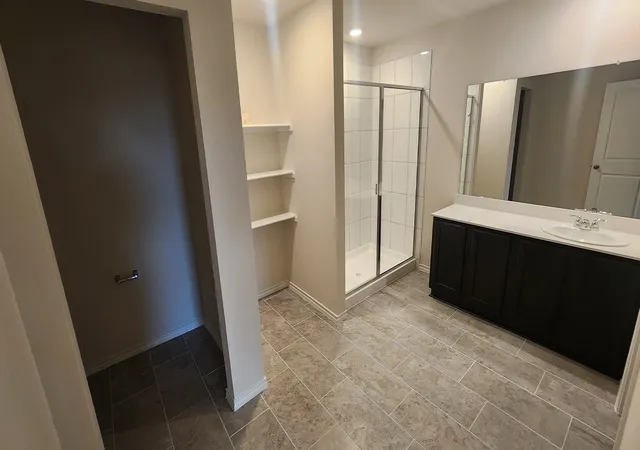 Photo 3 of Single family home for sale at 405 White Willow Dr, Nevada, TX 75173 | MLS# 21378318 | Listing updated on 2026-10-05