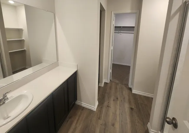 Photo 3 of Single family home for sale at 501 White Willow Dr, Nevada, TX 75173 | MLS# 21378322 | Listing updated on 2026-10-05
