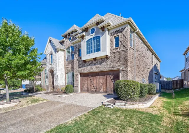 Photo 3 of Single family home for sale at 227 Dominion Dr, Wylie, TX 75098 | MLS# 21376867 | Listing updated on 2026-10-02
