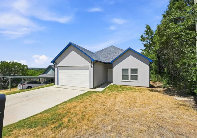 Photo 1 of Single family home for sale at 922 Pecos River Dr, Granbury, TX 76048 | MLS# 21370907 | Listing updated on 2026-10-03