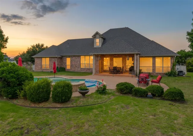 Photo 2 of Single family home for sale at 2304 Chipping Campden Rd, Argyle, TX 76226 | MLS# 21378369 | Listing updated on 2026-10-08