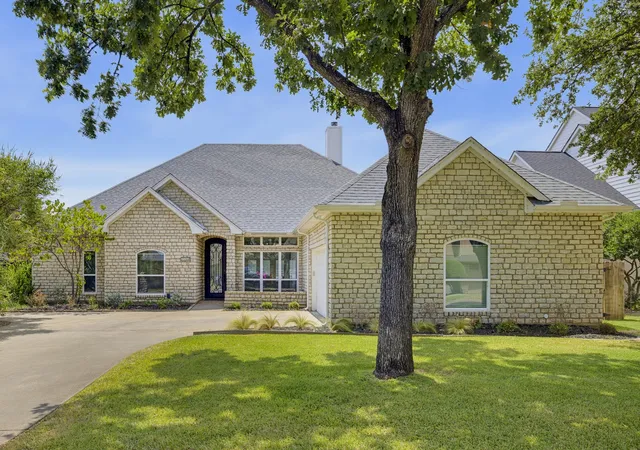 Photo 2 of Single family home for sale at 2326 River Rd, Granbury, TX 76048 | MLS# 21370915 | Listing updated on 2026-10-08