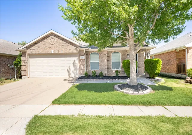 Photo 1 of Single family home for sale at 1713 Heron Dr, Aubrey, TX 76227 | MLS# 21378350 | Listing updated on 2026-10-07