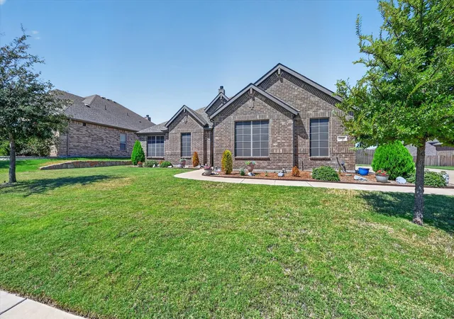 Photo 2 of Single family home for sale at 1940 Silver Fls Dr, Burleson, TX 76028 | MLS# 21376417 | Listing updated on 2026-10-02
