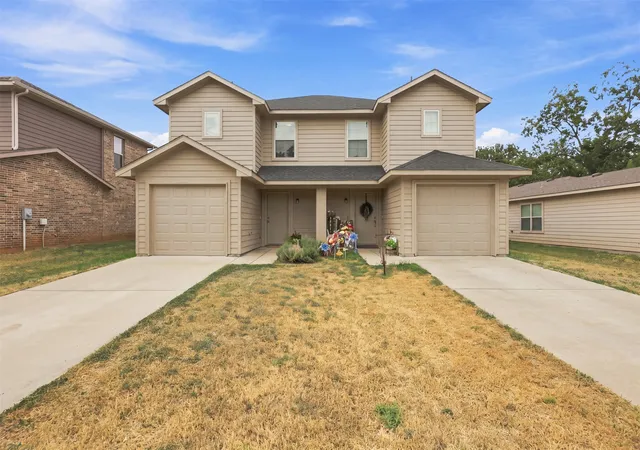 Multi family home for sale at 2805 W Washington St, Denison, TX 75020 | MLS# 21369099