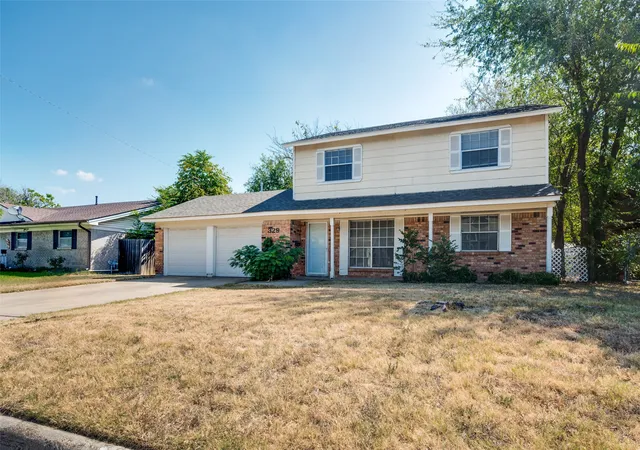 Photo 1 of Sale Pending at 329 Deer Crk Rd, Fort Worth, TX 76140 | MLS# 21378514 | Listing updated on 2026-09-29