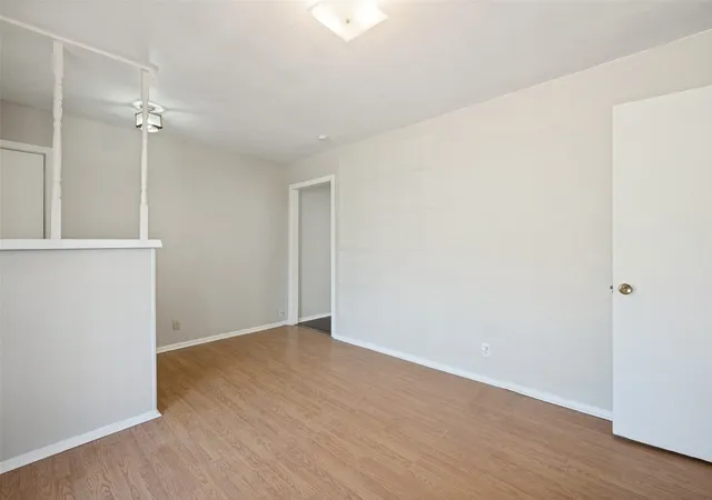 Photo 4 of Sale Pending at 329 Deer Crk Rd, Fort Worth, TX 76140 | MLS# 21378514 | Listing updated on 2026-09-29
