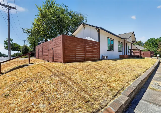 Photo 2 of Single family home for sale at 6123 E Grand Ave #1, Dallas, TX 75223 | MLS# 21375398 | Listing updated on 2026-09-17