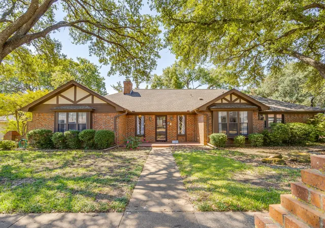 Photo 1 of Sale Pending at 1405 Rockmoor Dr, Fort Worth, TX 76134 | MLS# 21342187 | Listing updated on 2026-10-06