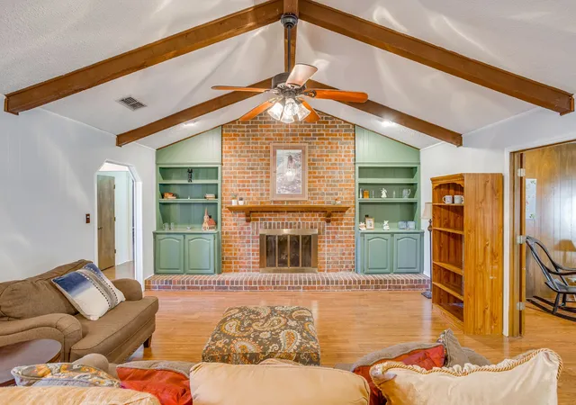 Photo 3 of Sale Pending at 1405 Rockmoor Dr, Fort Worth, TX 76134 | MLS# 21342187 | Listing updated on 2026-10-06