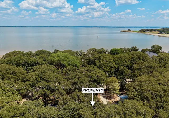 Photo 3 of Single family home for sale at 19975 Patricia Dr, Kemp, TX 75143 | MLS# 21378454 | Listing updated on 2026-09-05