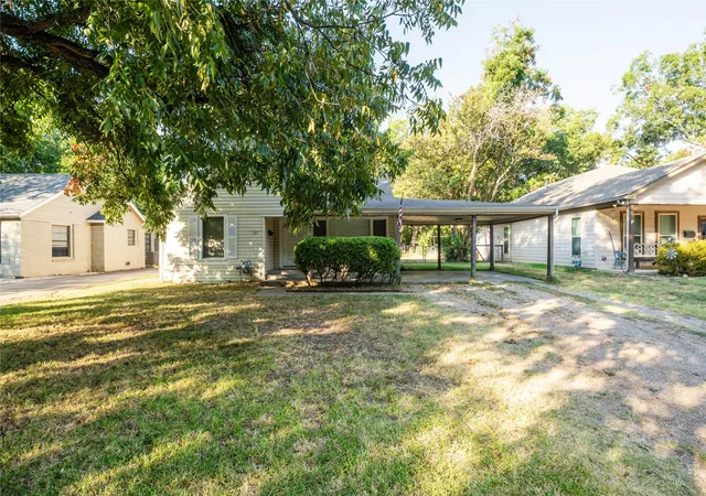 Photo 1 of Single family home for sale at 121 W Damon St, Terrell, TX 75160 | MLS# 21375795 | Listing updated on 2026-09-05