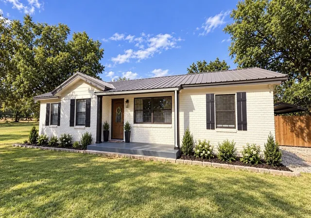 Photo 1 of Single family home for sale at 1100 County Rd 1300, Bridgeport, TX 76426 | MLS# 21378106 | Listing updated on 2026-09-28