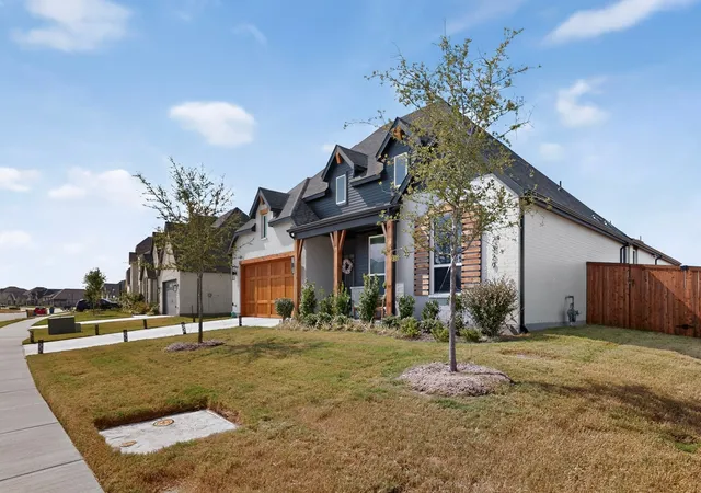 Photo 3 of Single family home for sale at 2329 Slate Dr, Waxahachie, TX 75167 | MLS# 21378631 | Listing updated on 2026-09-22