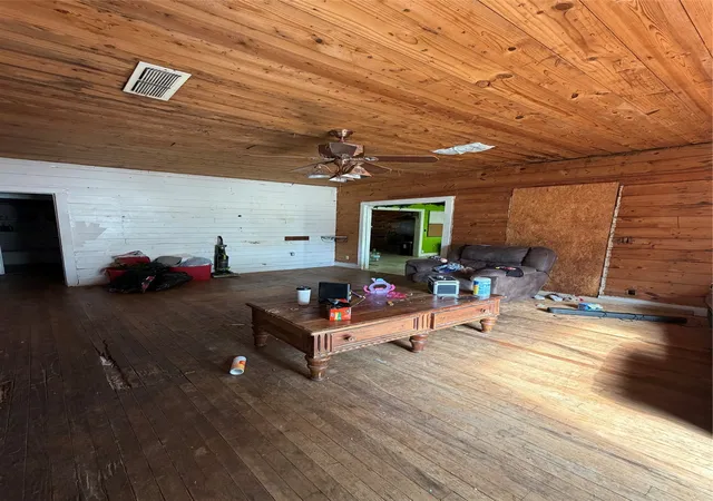 Photo 3 of Single family home for sale at 107 S Connellee Ave, Eastland, TX 76448 | MLS# 21376807 | Listing updated on 2026-09-05