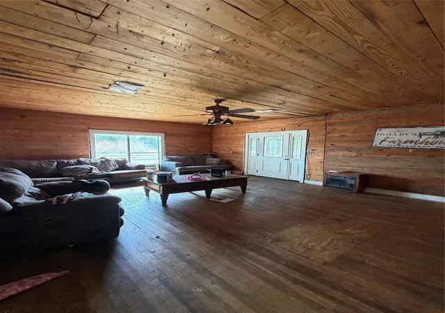 Photo 3 of Single family home for sale at 107 S Connellee Ave, Eastland, TX 76448 | MLS# 21376807 | Listing updated on 2026-09-05