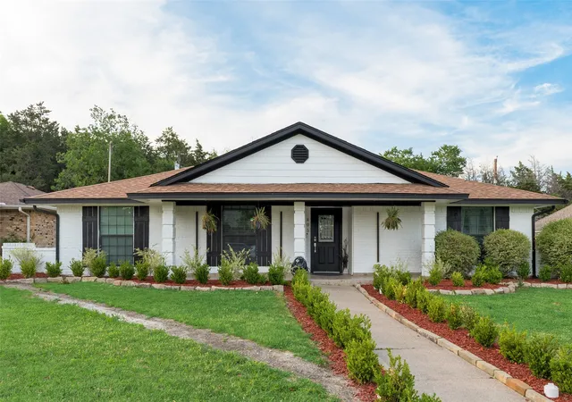 Photo 2 of Single family home for sale at 405 Conger Dr, Mesquite, TX 75149 | MLS# 21378660 | Listing updated on 2026-09-05
