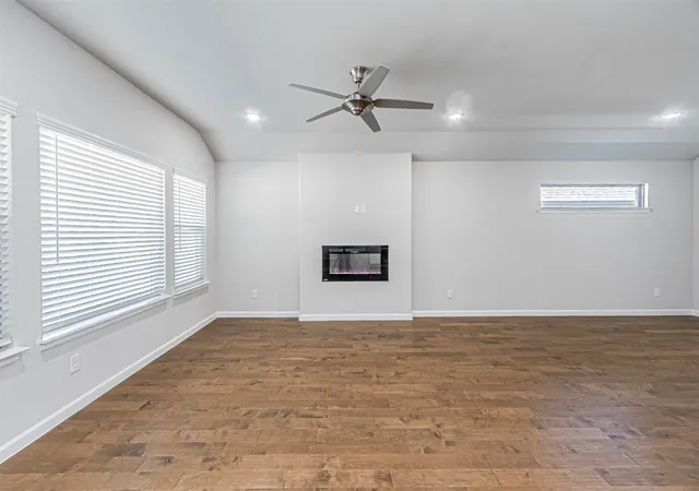 Photo 2 of Single family home for sale at 5532 Santa Elena Ct, Fort Worth, TX 76126 | MLS# 21369042 | Listing updated on 2026-10-08