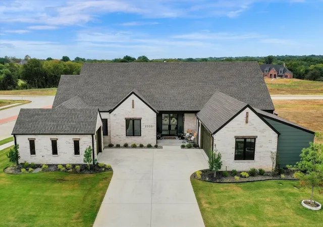 Photo 2 of Single family home for sale at 2702 Stonecrest Dr, Sherman, TX 75092 | MLS# 21378019 | Listing updated on 2026-09-25