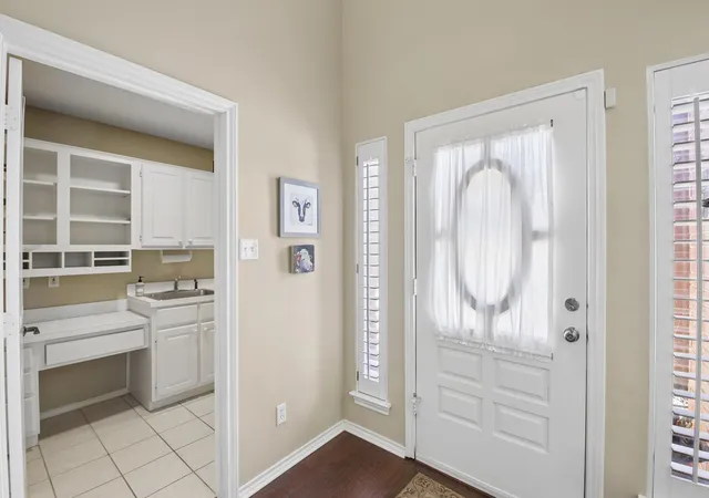 Photo 3 of Townhouse for sale at 6615 Waterwood Cir, Fort Worth, TX 76132 | MLS# 21378576 | Listing updated on 2026-10-08