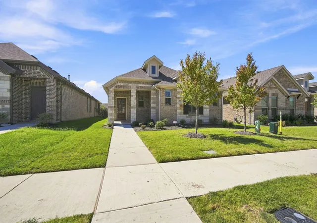 Photo 2 of Single family home for sale at 2838 Buttermilk Dr, Midlothian, TX 76065 | MLS# 21377511 | Listing updated on 2026-09-28