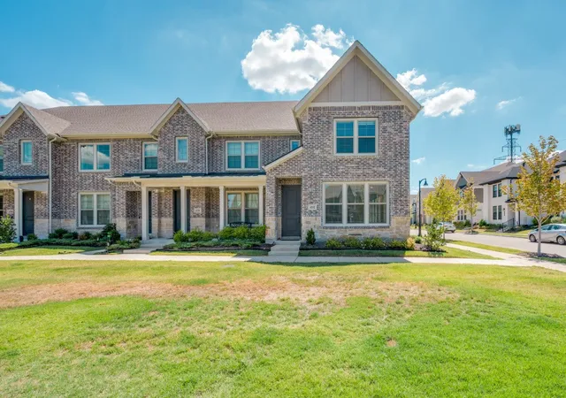 Townhouse for sale at 4332 Hopewell St, North Richland Hills, TX 76180 | MLS# 21378783