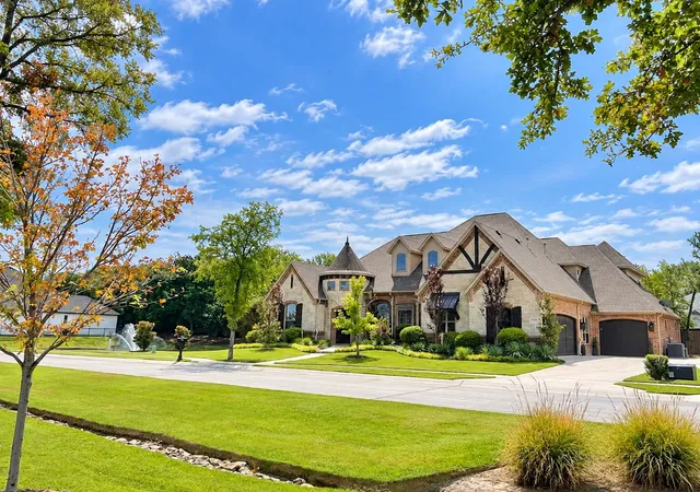 Photo 3 of Single family home for sale at 2624 Lake Shore Dr, Keller, TX 76248 | MLS# 21372093 | Listing updated on 2026-10-07
