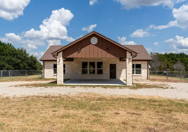 Photo 3 of Single family home for sale at 534 County Rd 3081, Lampasas, TX 76550 | MLS# 21378781 | Listing updated on 2026-09-25