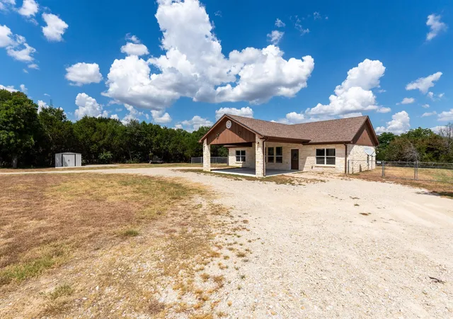 Photo 4 of Single family home for sale at 534 County Rd 3081, Lampasas, TX 76550 | MLS# 21378781 | Listing updated on 2026-09-25