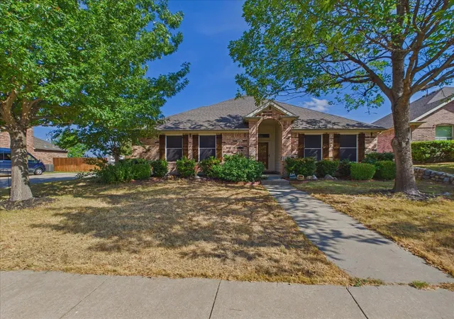 Photo 1 of Single family home for sale at 613 Quail Holw Dr, Midlothian, TX 76065 | MLS# 21376505 | Listing updated on 2026-10-01