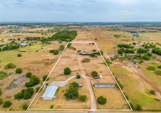 Photo 2 of Single family home for sale at 7500 County Rd 912, Joshua, TX 76058 | MLS# 21374039 | Listing updated on 2026-10-07