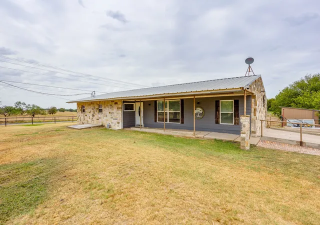Photo 3 of Single family home for sale at 7500 County Rd 912, Joshua, TX 76058 | MLS# 21374039 | Listing updated on 2026-10-07