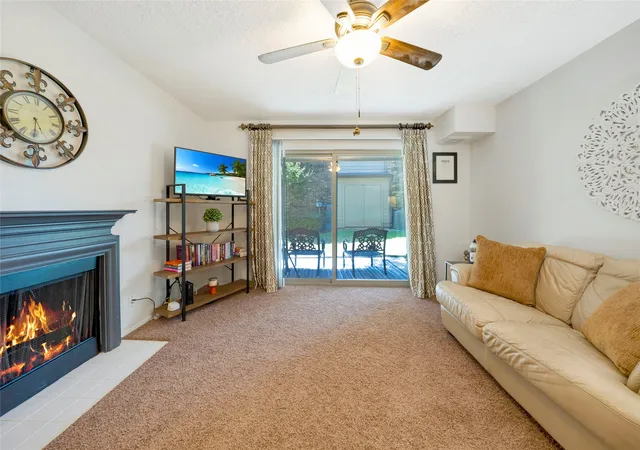 Listing Photo 4 - Condo for sale in building located at 5300 Keller Springs Rd, Dallas, TX 75248 - Unit #1077
