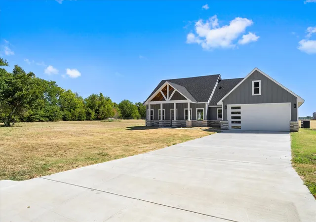 Photo 2 of Single family home for sale at 1564 County Rd 4732, Cumby, TX 75433 | MLS# 21378926 | Listing updated on 2026-09-05