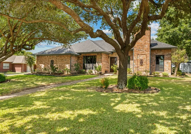 Photo 2 of Single family home for sale at 2206 Meadowview Dr, Caddo Mills, TX 75135 | MLS# 21376108 | Listing updated on 2026-09-05