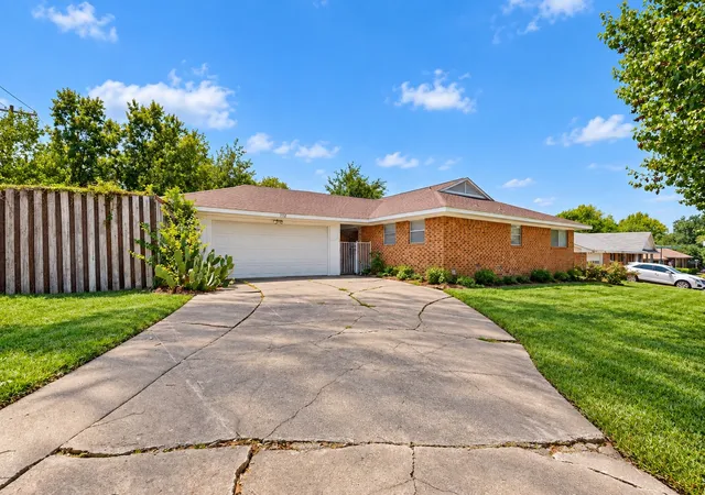 Photo 1 of Single family home for sale at 7316 N Stone Meadow Cir, Rowlett, TX 75088 | MLS# 21378928 | Listing updated on 2026-10-08