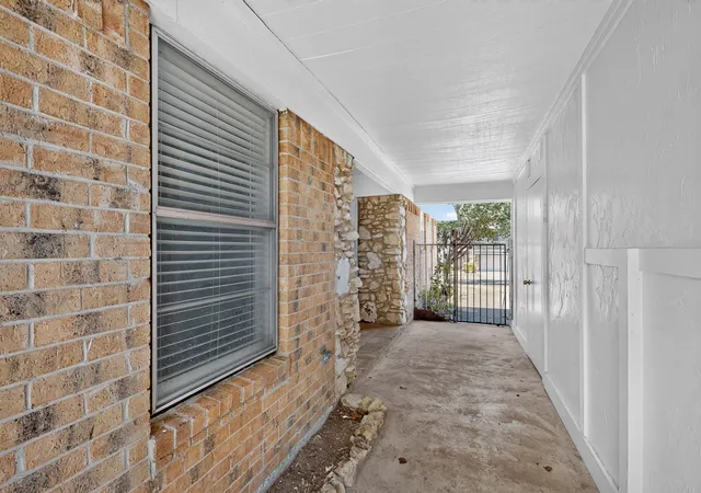 Photo 2 of Single family home for sale at 7316 N Stone Meadow Cir, Rowlett, TX 75088 | MLS# 21378928 | Listing updated on 2026-10-08