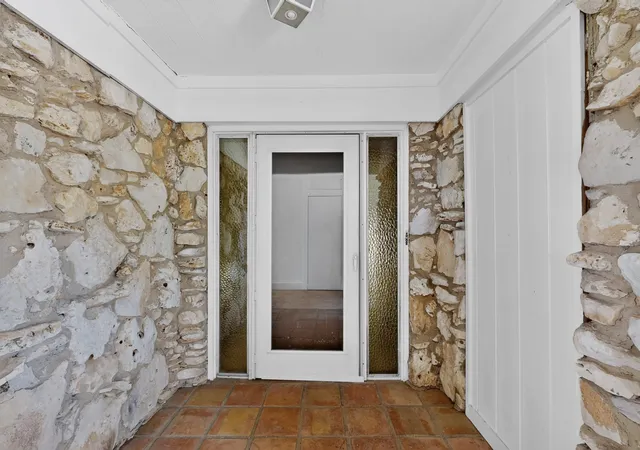 Photo 3 of Single family home for sale at 7316 N Stone Meadow Cir, Rowlett, TX 75088 | MLS# 21378928 | Listing updated on 2026-10-08
