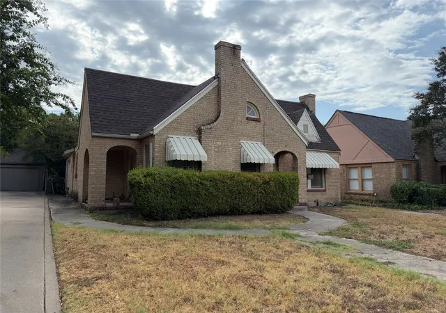 Photo 3 of Multi family home for sale at 3207 Odessa Ave, Fort Worth, TX 76109 | MLS# 21378682 | Listing updated on 2026-10-05