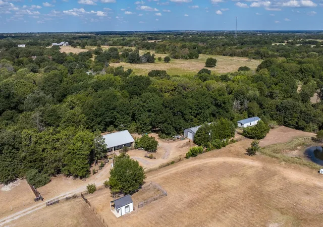 Photo 1 of Single family home for sale at 5562 Cedar Crk Dr, Kemp, TX 75143 | MLS# 21378881 | Listing updated on 2026-09-05