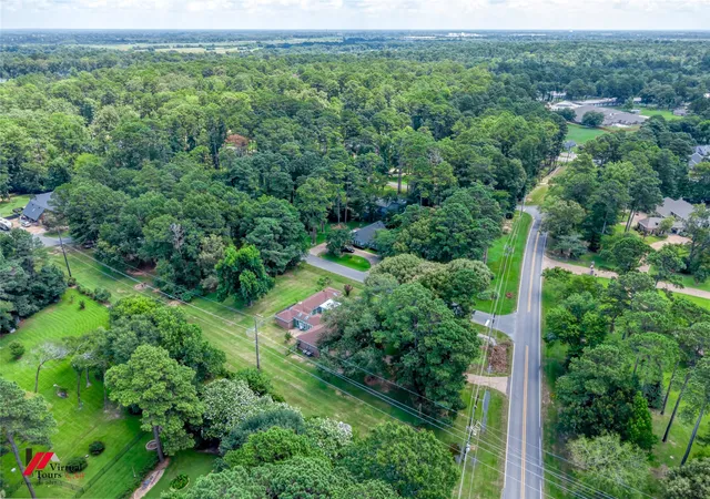 Photo 3 of Single family home for sale at 9838 Ballantrae Cir, Shreveport, LA 71106 | MLS# 21378962 | Listing updated on 2026-10-07
