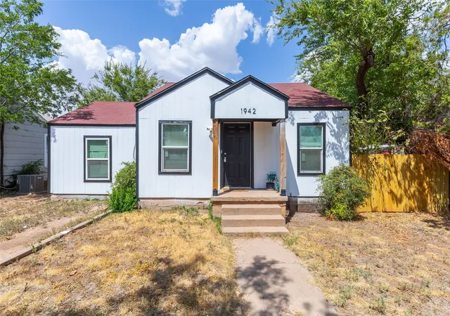 Photo 1 of Single family home for sale at 1942 S 20th Street, Abilene, TX 79602 | MLS# 21373923 | Listing updated on 2026-09-22