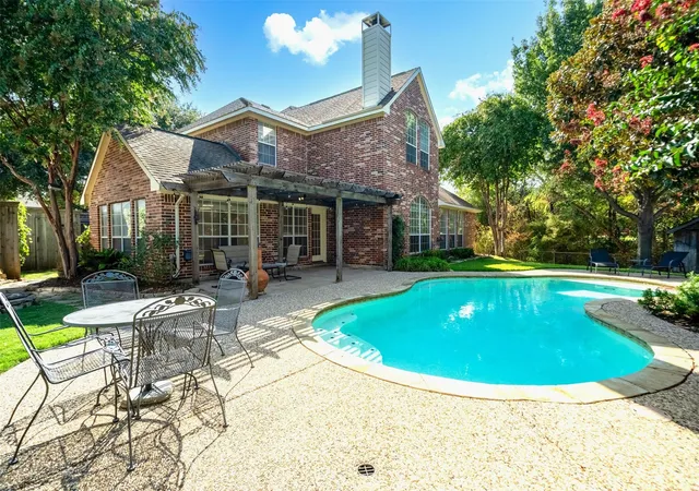 Photo 2 of Single family home for sale at 4405 Ridgecove Dr, Rowlett, TX 75088 | MLS# 21378430 | Listing updated on 2026-10-07