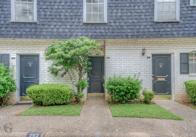 Photo 2 of Sale Pending at 3730 Fairfield Ave #263, Shreveport, LA 71104 | MLS# 21378989 | Listing updated on 2026-09-18